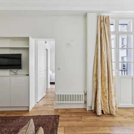 Au Coeur Du Quartier St Germain Apartament Paryż
