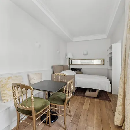 Au Coeur Du Quartier St Germain *